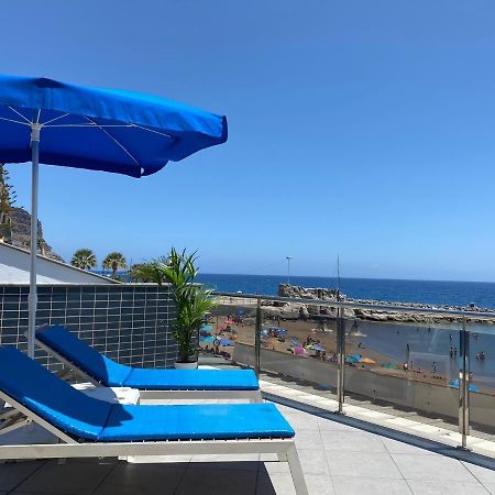 Billy'S Beachfront Apartment With Pool Access Puerto De Mogan Exterior photo