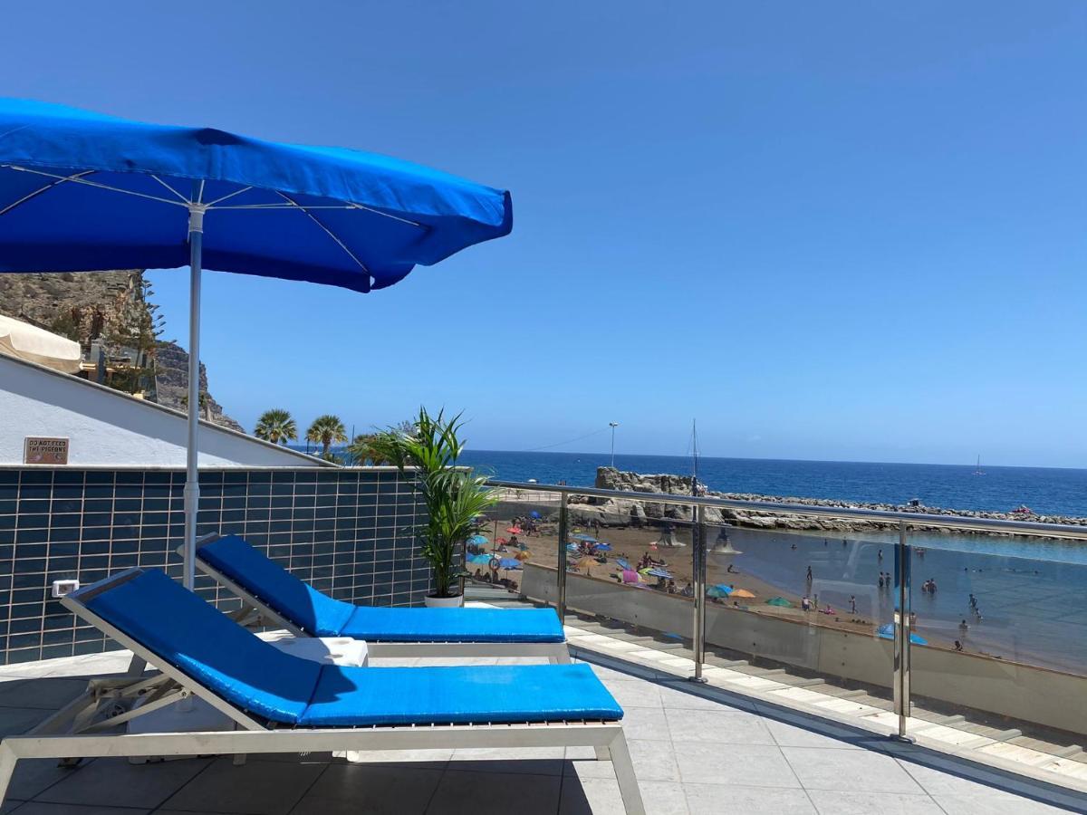 Billy'S Beachfront Apartment With Pool Access Puerto De Mogan Exterior photo